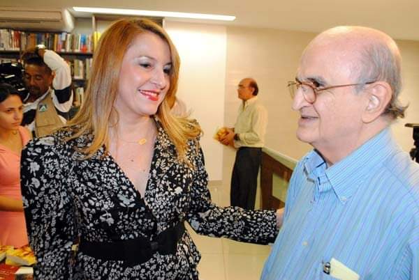 Uma nova imagem com Dina Magalhães na TV